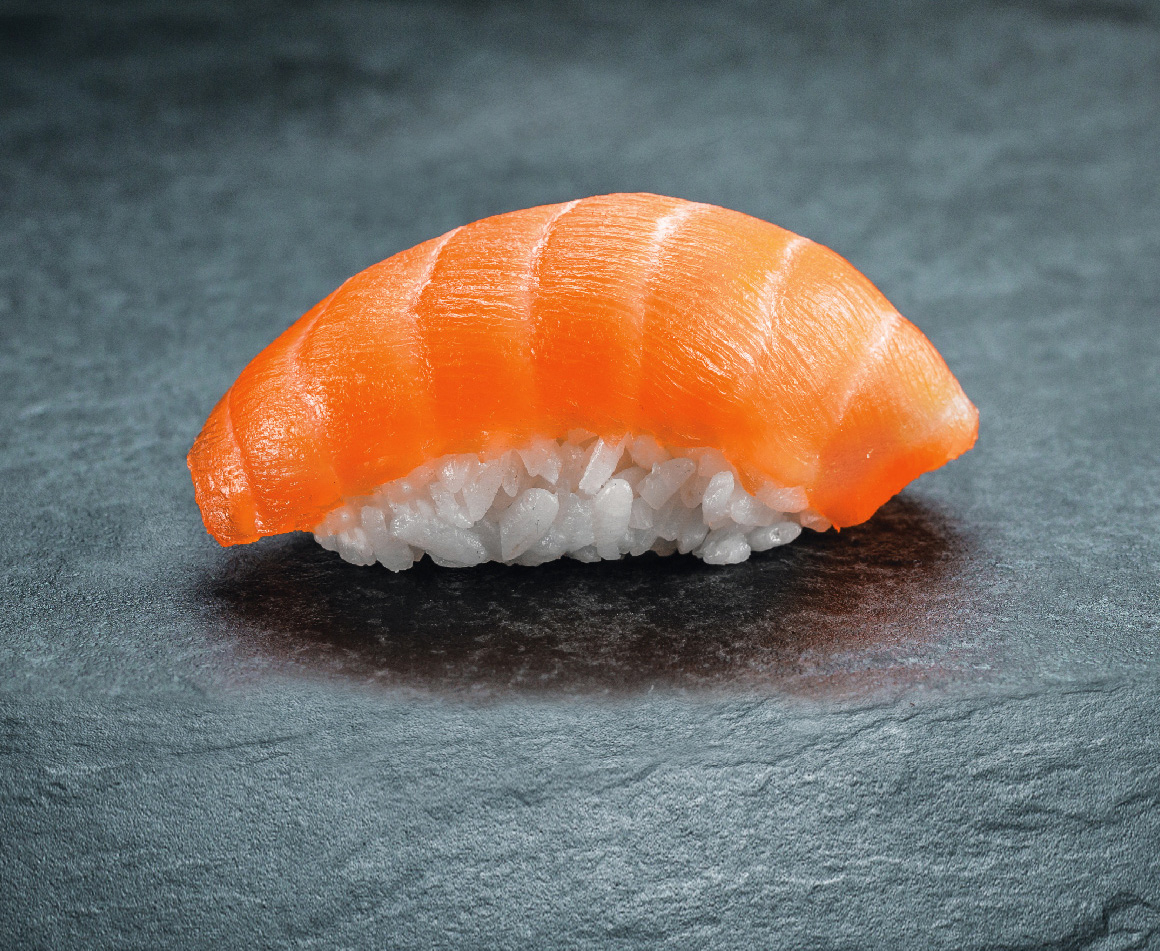 Суши со слабосоленым лососем